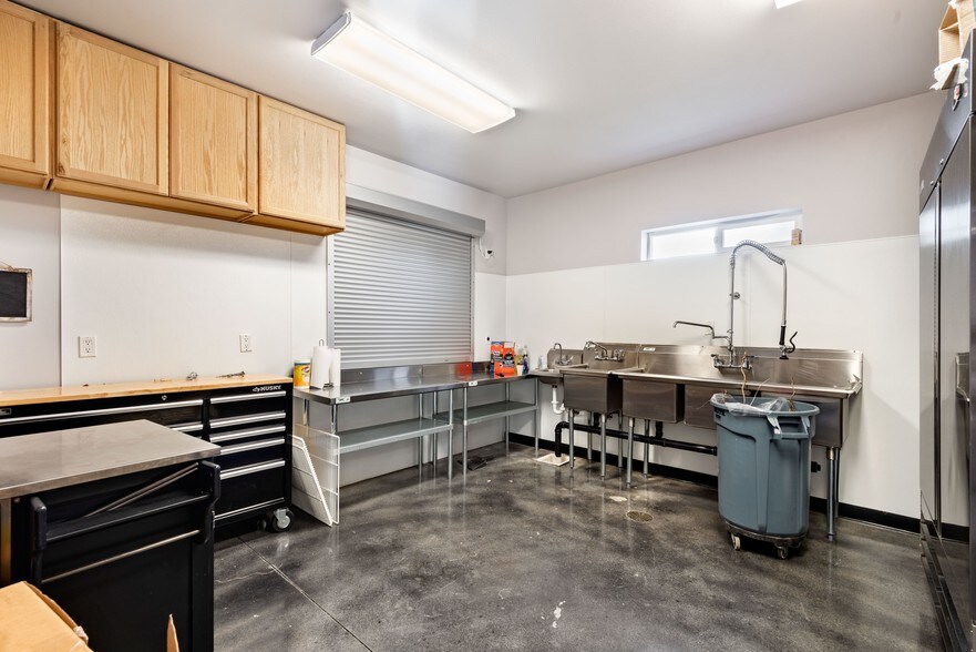 More Photos Of 4771 W Van Giesen St, West Richland Light Distribution For Sale