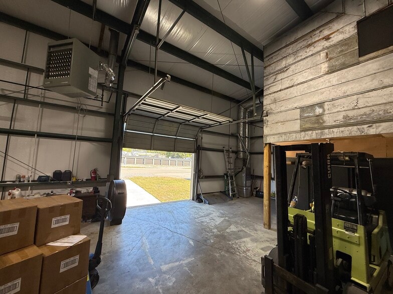 More Photos Of 25 Burley Dr, Hartsville Warehouse For Lease