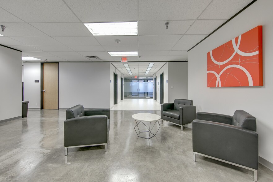 More Photos Of 8360 Lyndon B Johnson Fwy, Dallas Office For Sale