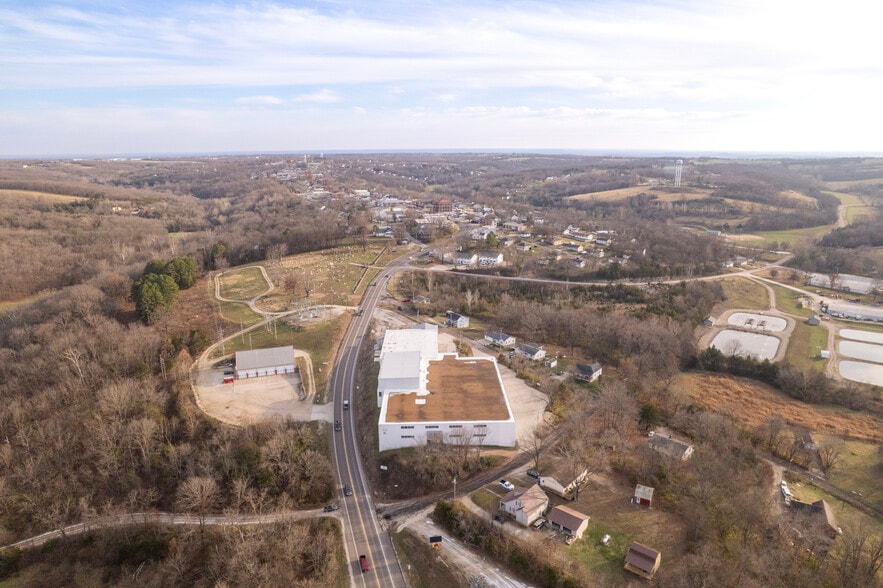 More Photos Of 209 W Main St, Linn Warehouse For Sale