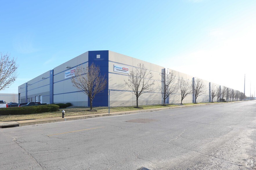 More Photos Of 1520 S 3rd St, Saint Louis Warehouse For Lease