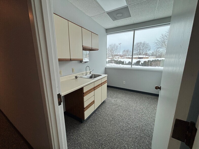 More Photos Of 2500 Niles Rd, Saint Joseph Medical For Lease