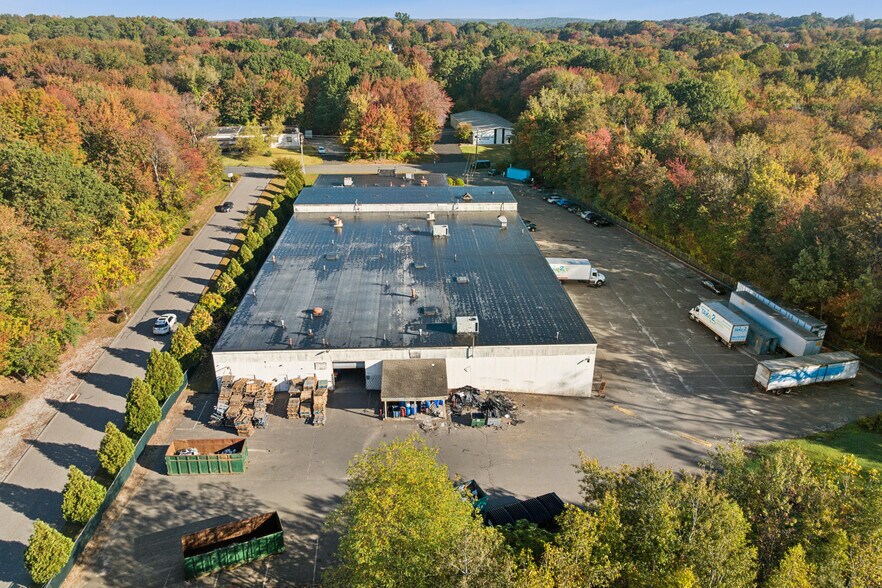 More Photos Of 122 Avenue of Industry, Waterbury Distribution For Sale