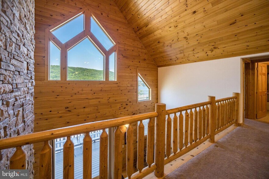 More Photos Of 25 Cedar Shores dr, Mchenry Marina For Sale