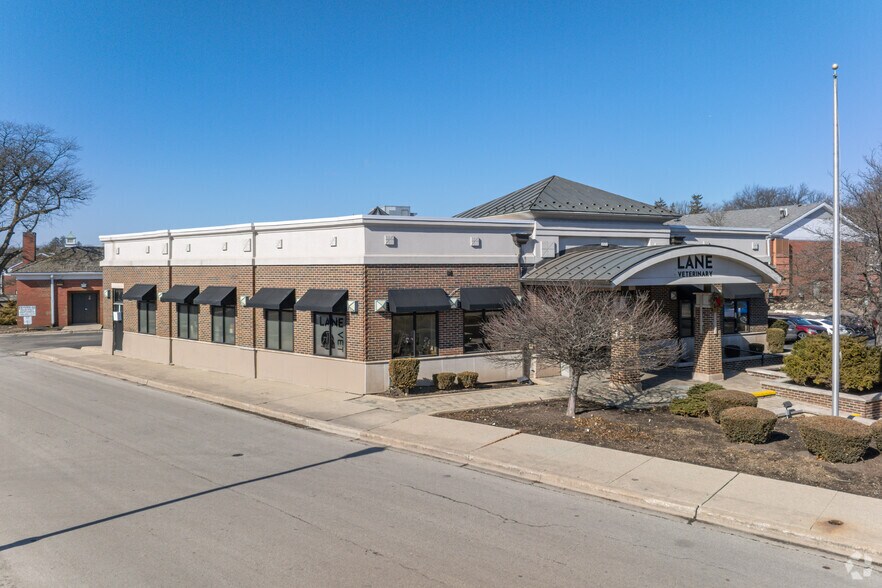 More Photos Of 1-10 Grant Sq, Hinsdale Storefront Retail Office For Lease