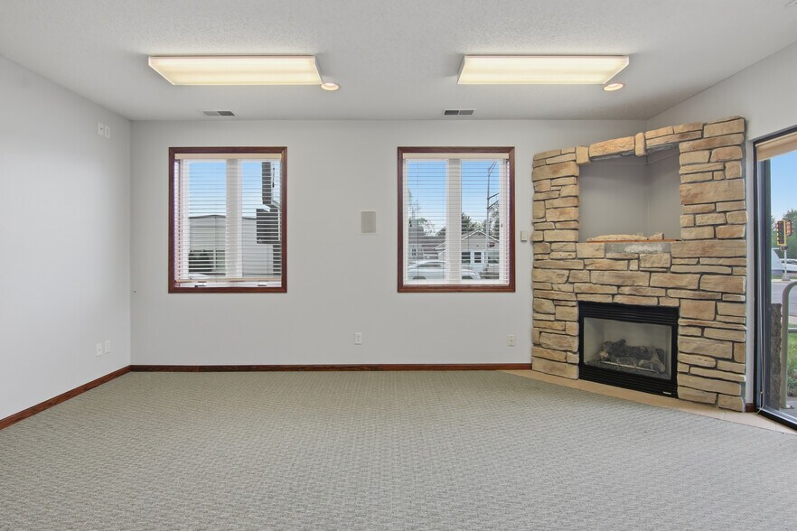More Photos Of 2108 S Broadway St, Menomonie Office For Sale