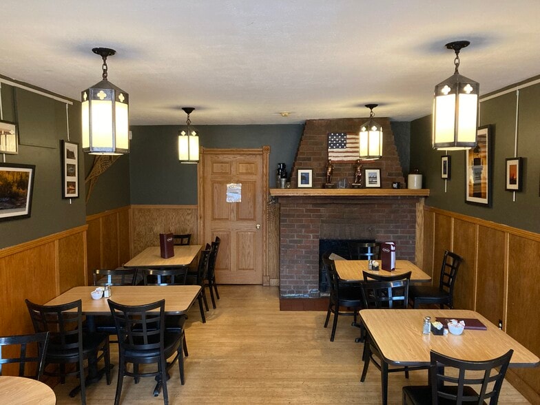 More Photos Of 812 7th Ave, Two Harbors Restaurant For Lease