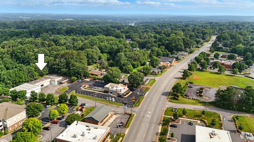 More Photos Of 2931 N Center St, Hickory Carwash For Sale