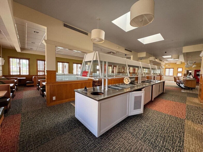 More Photos Of 2439 E Sharon Rd, Cincinnati Restaurant For Sale