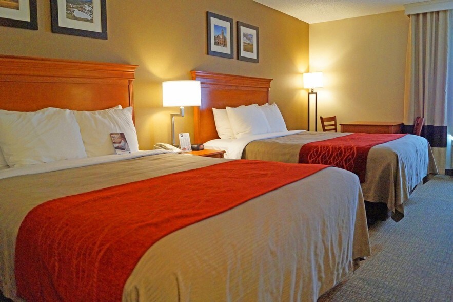 More Photos Of 670 Eagleridge Blvd, Pueblo Hotel For Sale