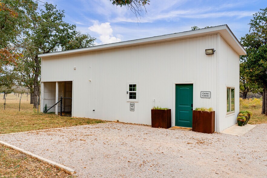 More Photos Of 67 Shaun Ln, Fredericksburg Apartments For Sale