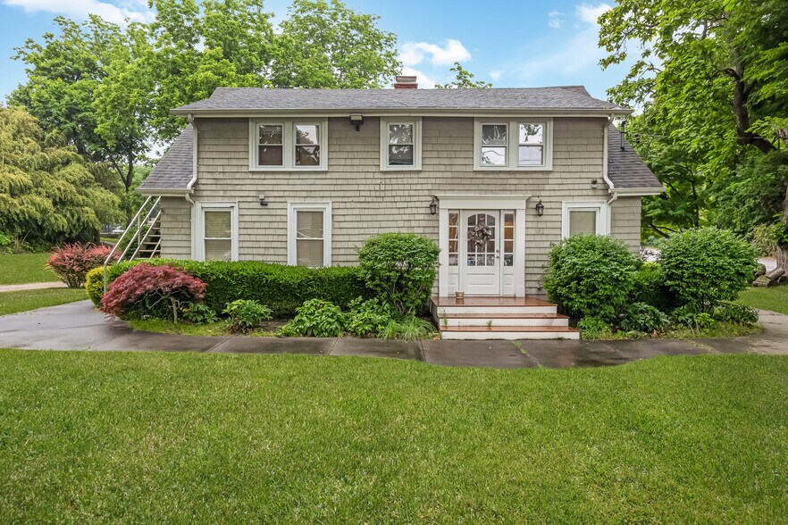 Primary Photo Of 645 Middle Country Rd, Middle Island Office For Sale
