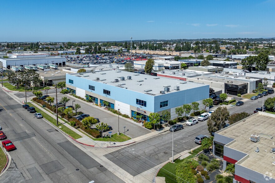 More Photos Of 3021-3035 E La Jolla St, Anaheim Warehouse For Lease