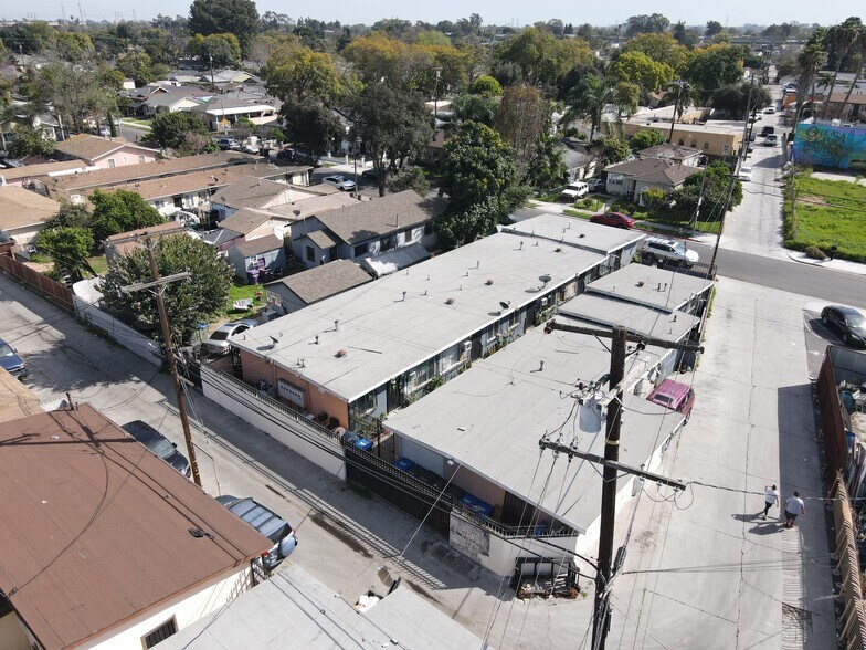 More Photos Of 19 E 69th St, Long Beach Multifamily For Sale