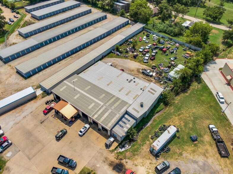 More Photos Of 475 W Commerce St, Fairfield Auto Salvage Facility For Sale