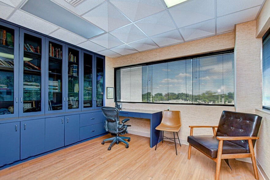 More Photos Of 4710 N Habana Ave, Tampa Medical For Sale