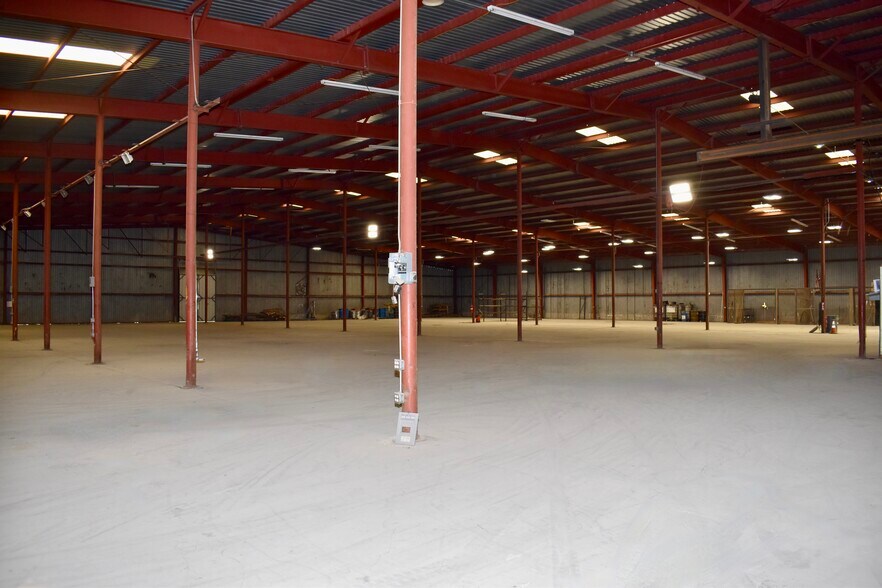 More Photos Of 1009 2nd st, Brady Industrial For Sale