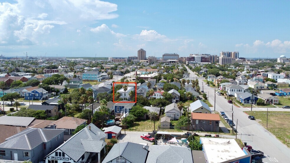 More Photos Of 920 Avenue L, Galveston Apartments For Sale