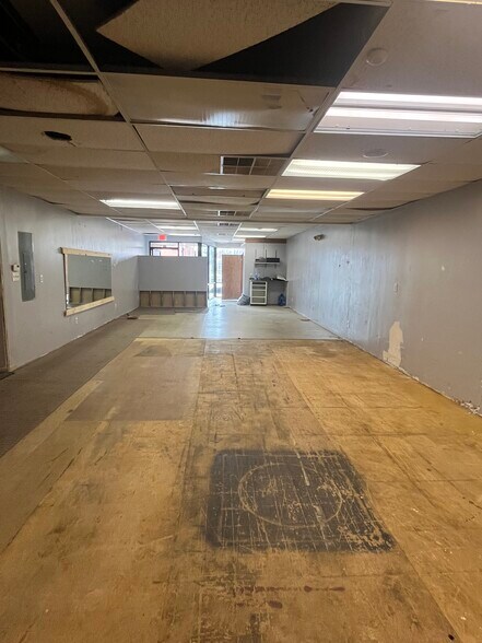 More Photos Of 26 W Main St, Shelby Storefront Retail Office For Sale