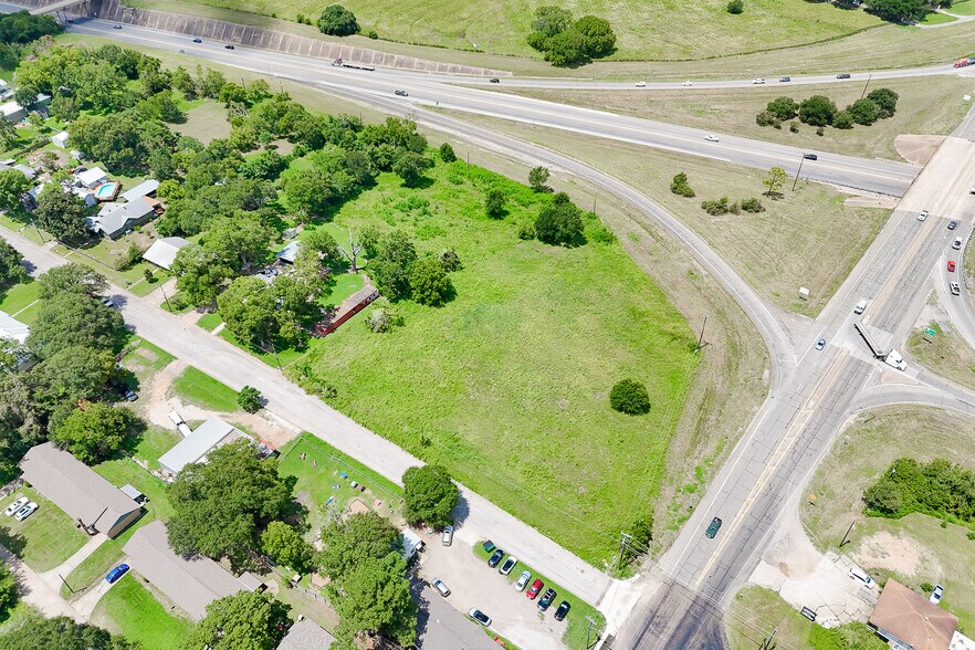 More Photos Of 102 Dixie Street, Brenham Land For Sale