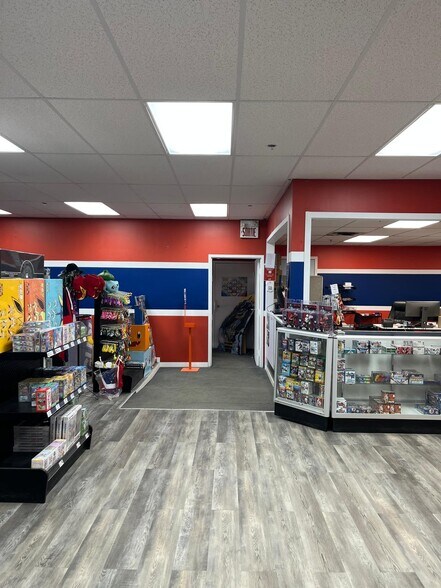 More Photos Of 310 Boul Crémazie O, Montréal Industrial For Sale