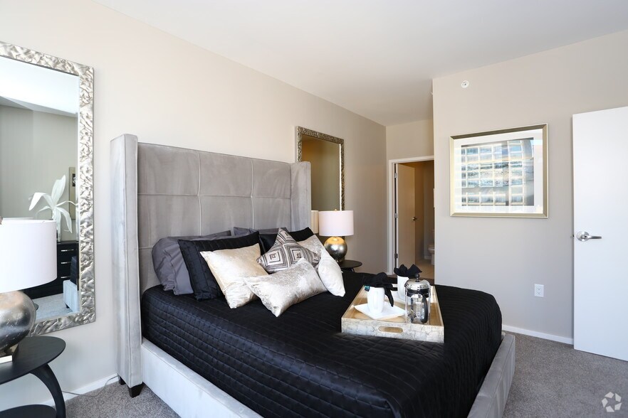 More Photos Of 123 N Desplaines St, Chicago Apartments For Lease