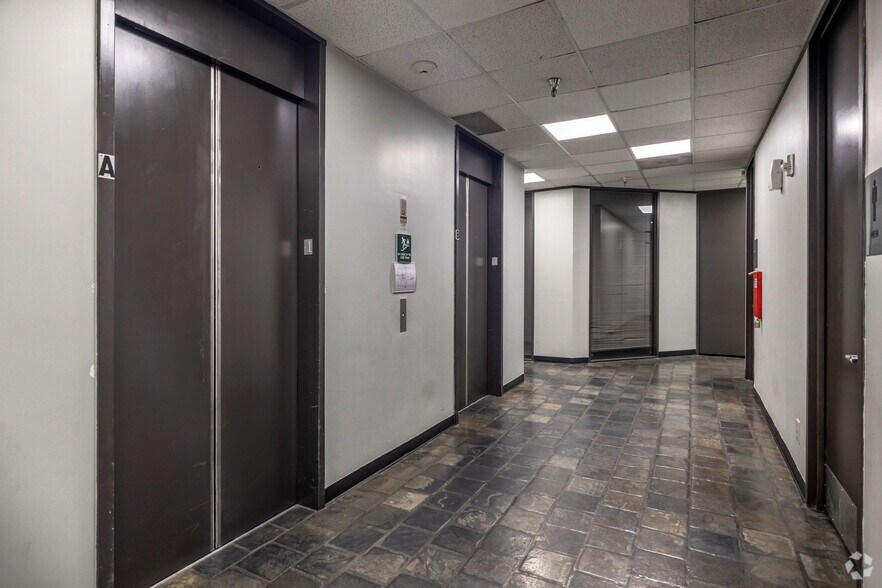 More Photos Of 8203 Willow Place Dr S, Houston Office For Lease