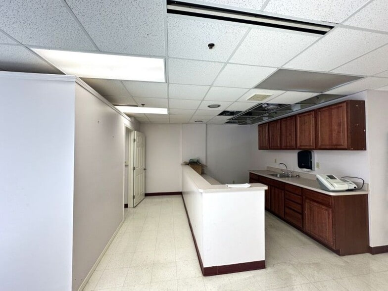 More Photos Of 301 W 1st St, Dayton Medical For Sale