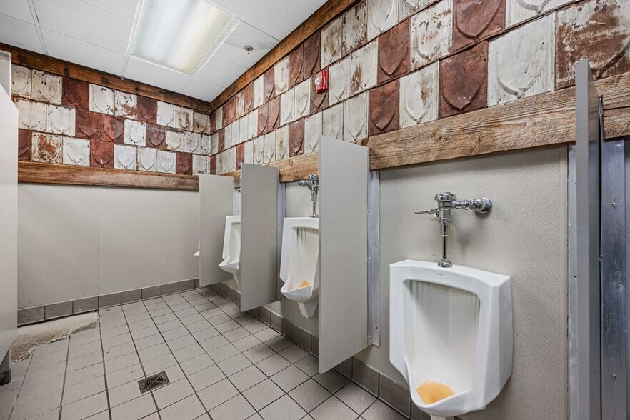 More Photos Of 1405 Gornto Rd, Valdosta Restaurant For Sale