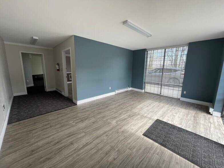 More Photos Of 8528 123rd St, Surrey Warehouse For Lease