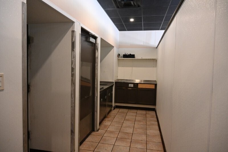 More Photos Of 517 S 4th St, Springfield General Retail For Sale