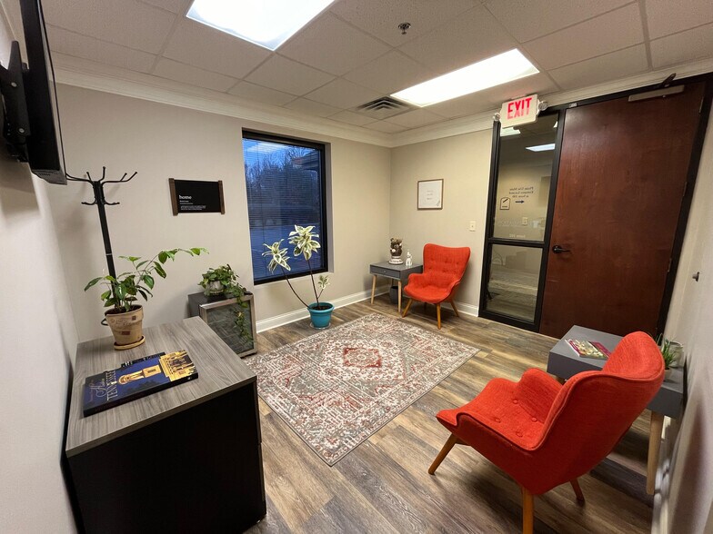 More Photos Of 7112 Crossroads Blvd, Brentwood Office For Lease