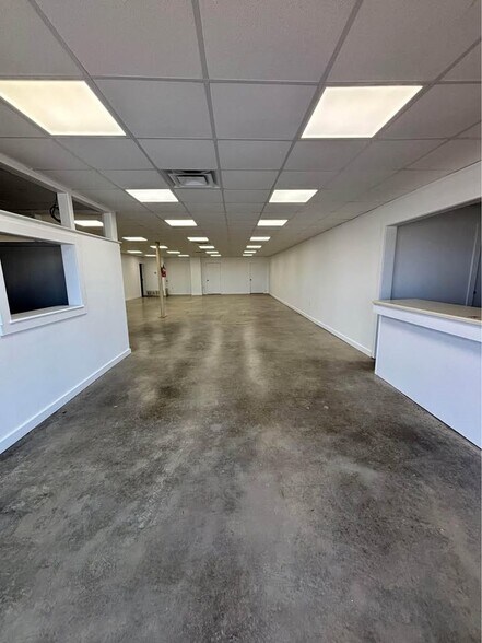 More Photos Of 9474 US-175, Kemp Flex For Lease