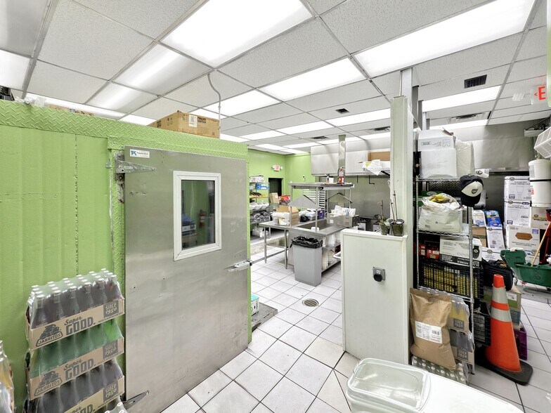 More Photos Of 643 NW 20th St, Miami Freestanding For Sale