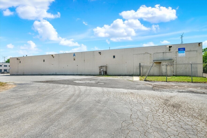 More Photos Of 6900 Lindbergh Blvd, Philadelphia Distribution For Lease