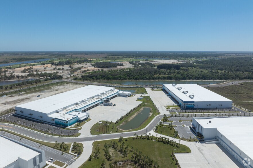 More Photos Of 2651 SW Waterside Way, Stuart Refrigeration Cold Storage For Sale