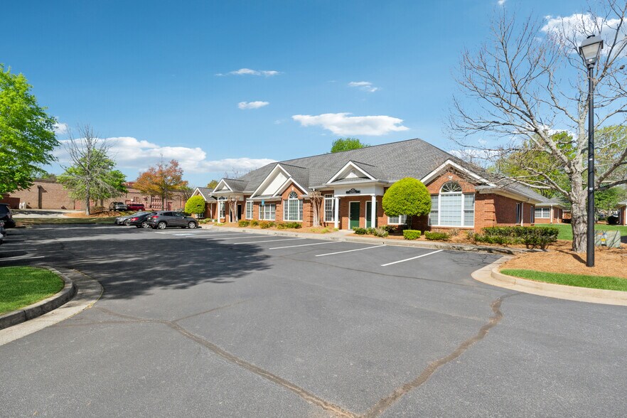 More Photos Of 301-304 Macy Dr, Roswell Medical For Sale