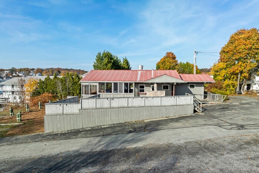 More Photos Of 47 & 49 Atlantic Avenue, Boothbay Harbor Flex For Sale