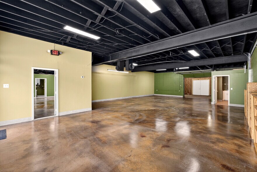 More Photos Of 1141 S Trade St, Tryon General Retail For Lease
