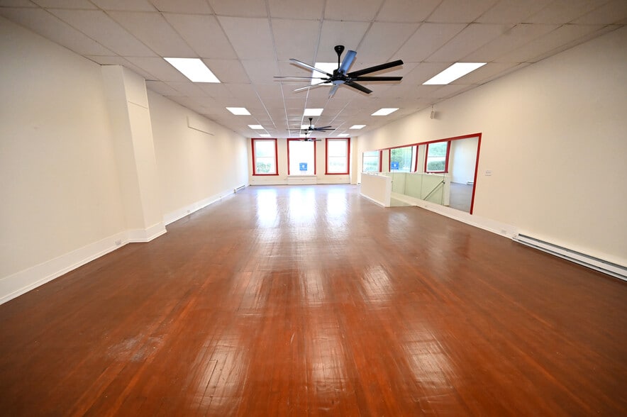 More Photos Of 227 E Baltimore St, Baltimore Storefront Retail Residential For Sale