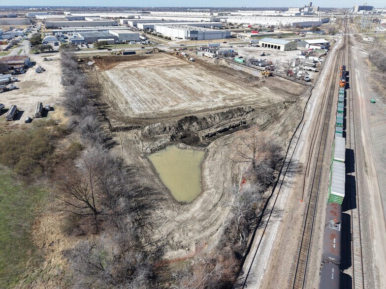 More Photos Of 5260 Blue Mound Rd, Fort Worth Industrial For Lease