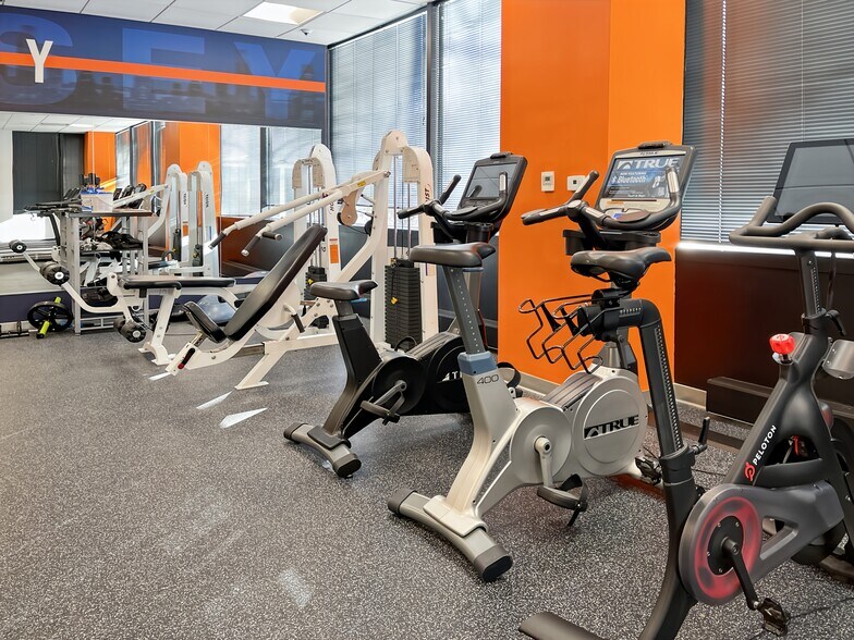 More Photos Of 1 Meadowlands Plz, East Rutherford Coworking Space