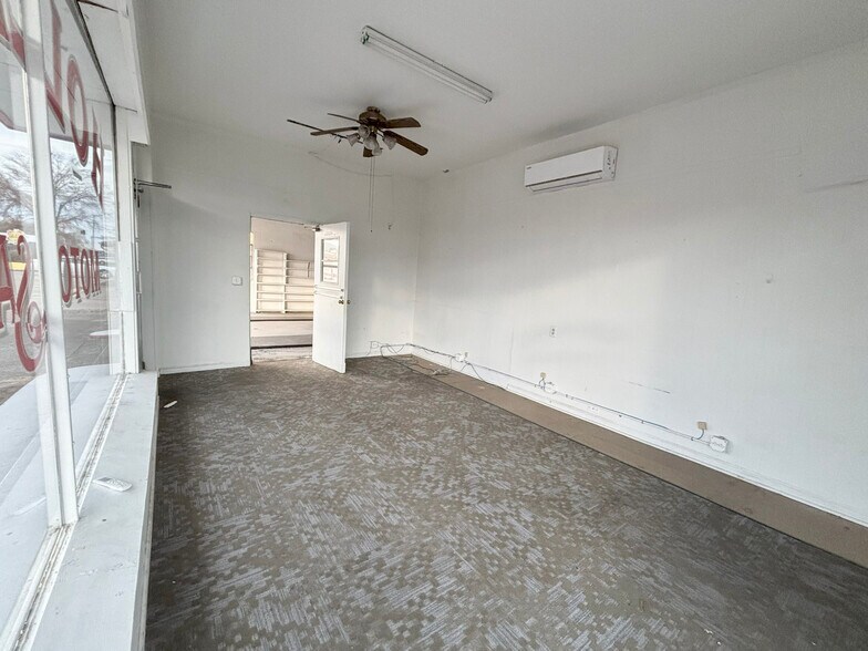 More Photos Of 507 S 12th St, Murray Flex For Sale