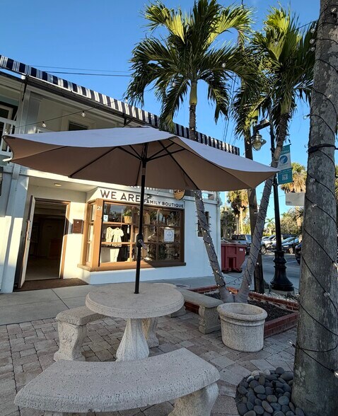 More Photos Of 21 Fillmore Dr, Sarasota Storefront For Lease