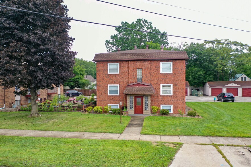 More Photos Of 1810-1860 Mahoning Ave, Warren Apartments For Sale