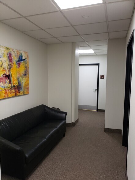 More Photos Of 7 N Pleasant St, Amherst Office For Lease