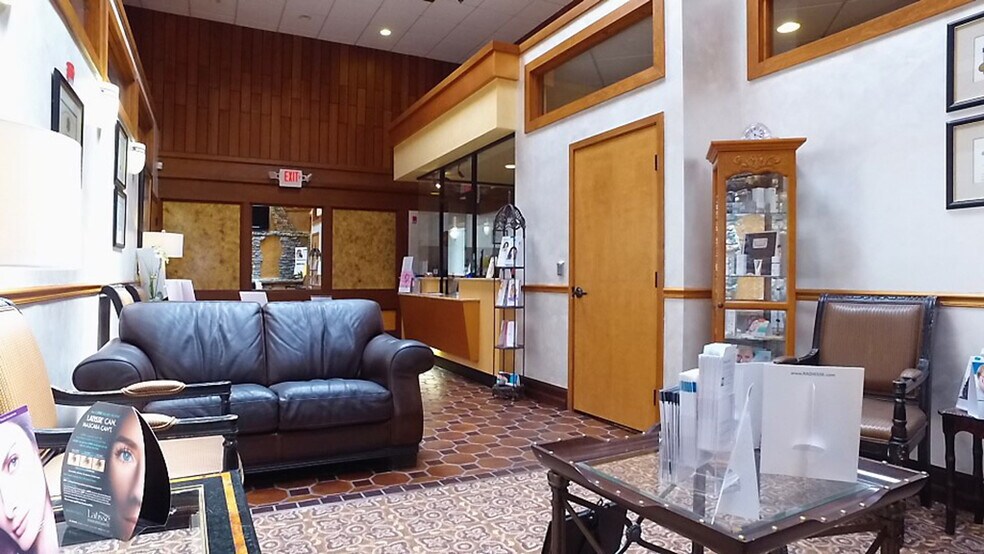 More Photos Of 130 E Hillcrest St, Orlando Medical For Sale