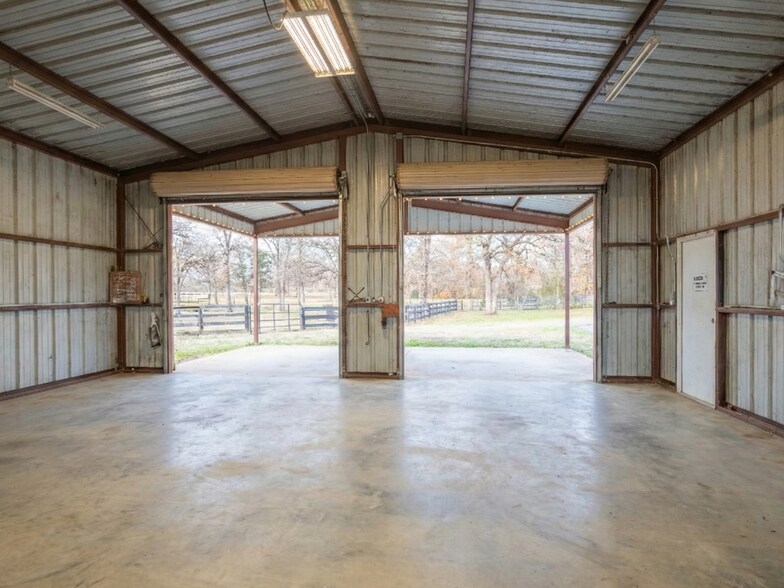 More Photos Of 1111 E 3rd St, Rockdale Land For Sale