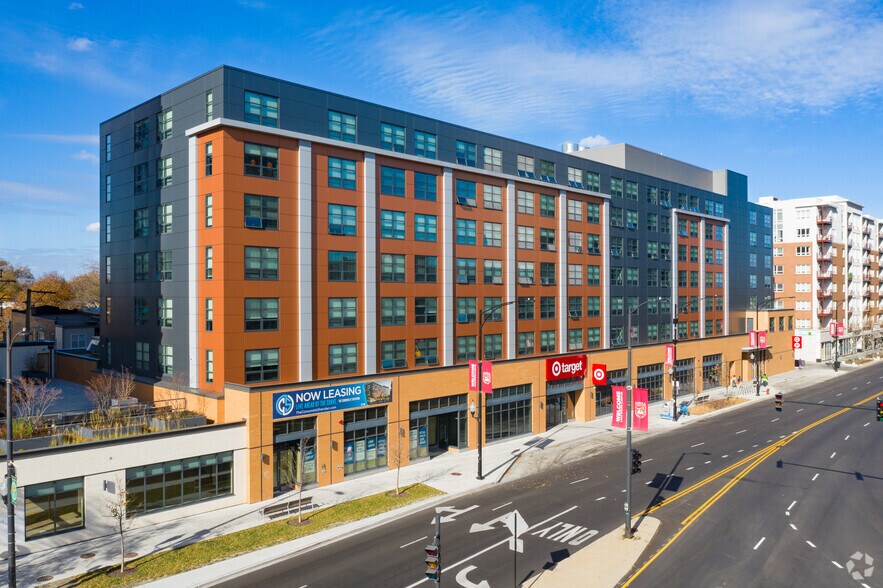 Primary Photo Of 6418 N Sheridan Rd, Chicago Apartments For Lease