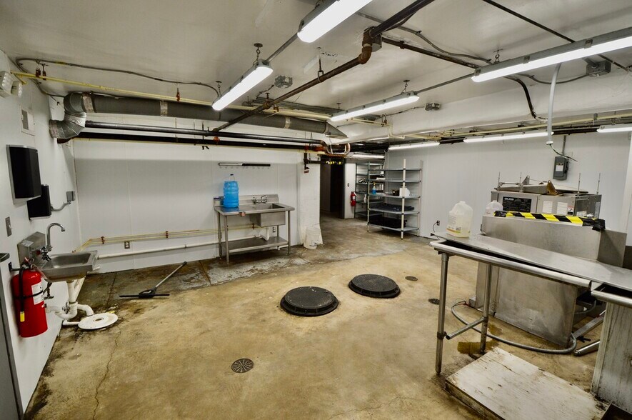 More Photos Of 535 Madison Ave, Covington Office For Lease